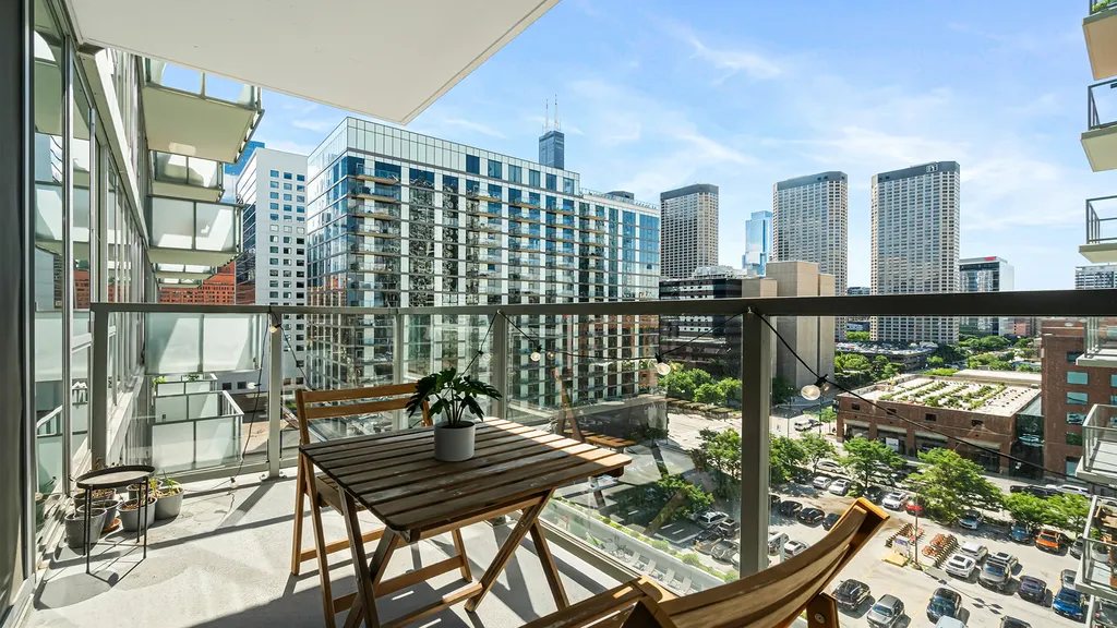 659 West Randolph Street Chicago IL 60661