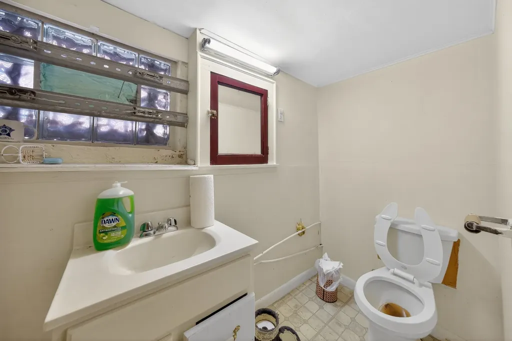 7915 South Calumet Avenue Chicago IL 60619
