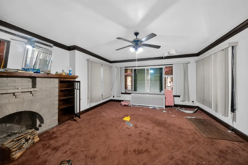 7915 South Calumet Avenue Chicago IL 60619