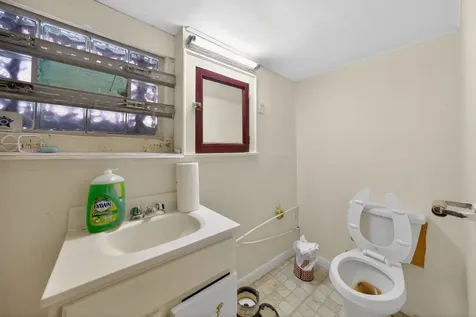 7915 South Calumet Avenue Chicago IL 60619