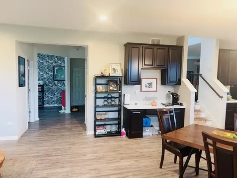 137 Lawrence Lane Matteson IL 60443