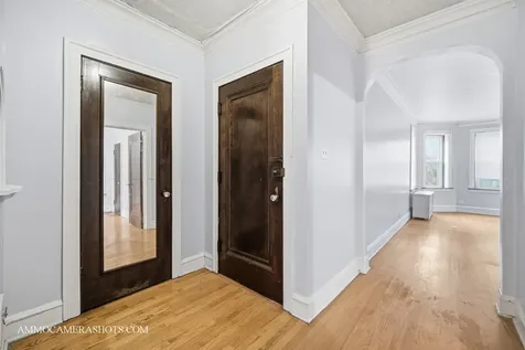 2045 West Farragut Avenue Chicago IL 60625