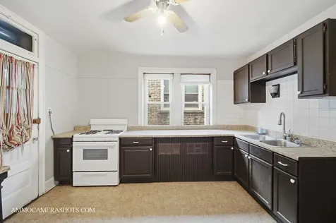 2045 West Farragut Avenue Chicago IL 60625