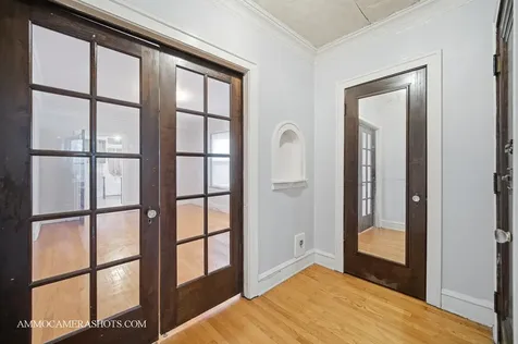 2045 West Farragut Avenue Chicago IL 60625