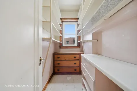 2045 West Farragut Avenue Chicago IL 60625