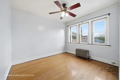 2045 West Farragut Avenue Chicago IL 60625
