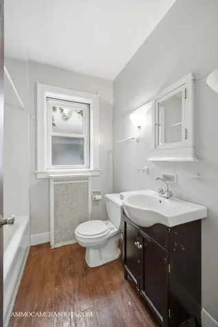 2045 West Farragut Avenue Chicago IL 60625