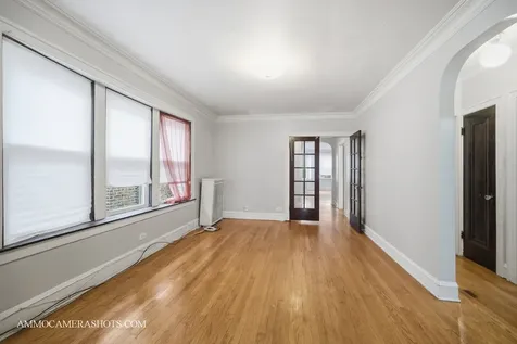 2045 West Farragut Avenue Chicago IL 60625