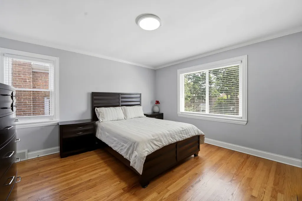 2924 West Jerome Street Chicago IL 60645