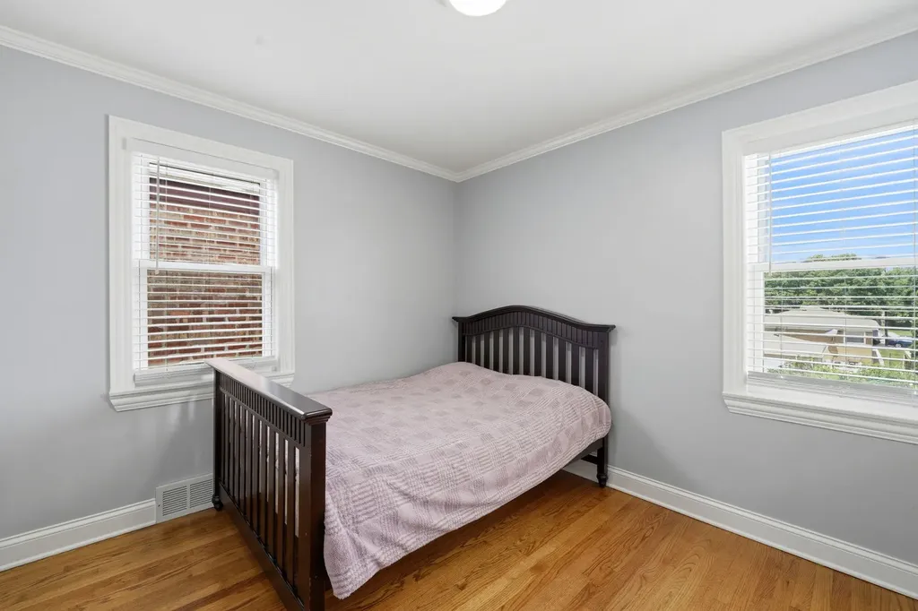 2924 West Jerome Street Chicago IL 60645