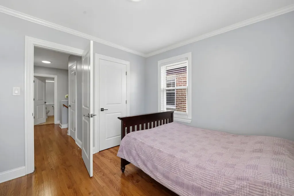 2924 West Jerome Street Chicago IL 60645