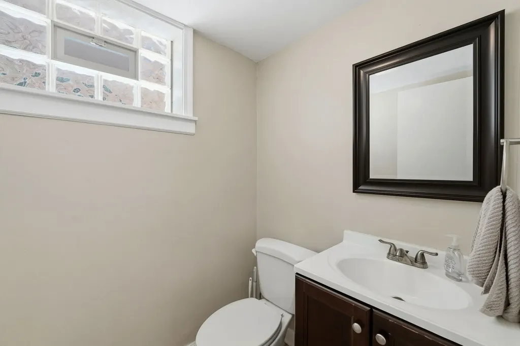 2924 West Jerome Street Chicago IL 60645