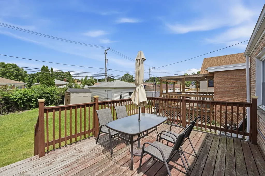 2924 West Jerome Street Chicago IL 60645