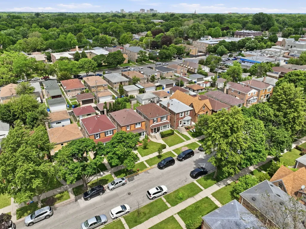 2924 West Jerome Street Chicago IL 60645