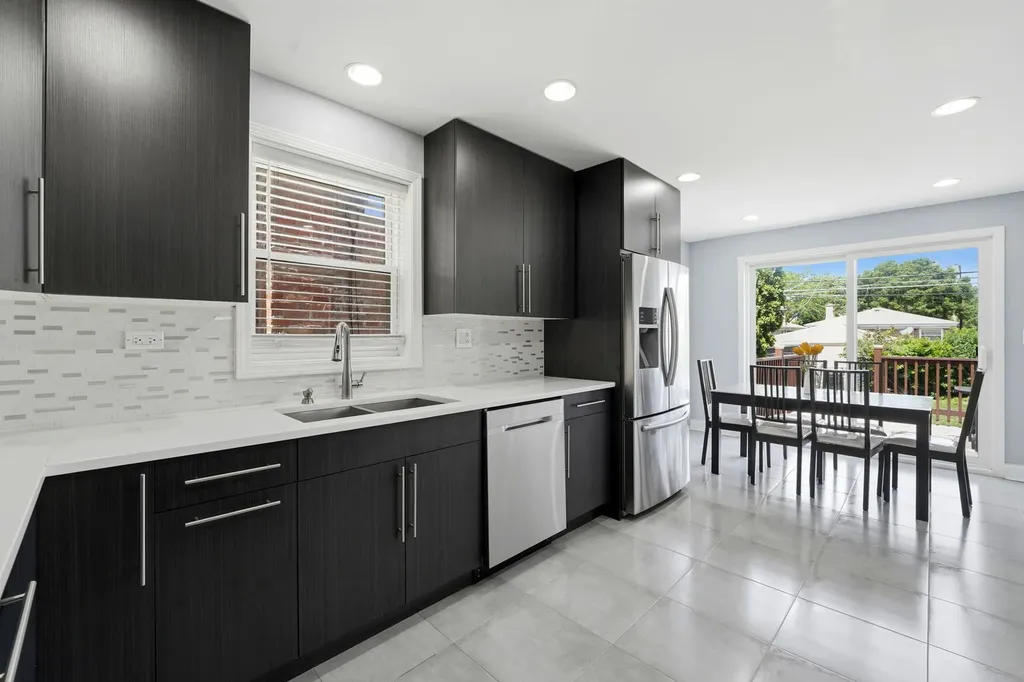 2924 West Jerome Street Chicago IL 60645