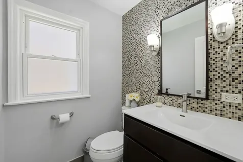 2924 West Jerome Street Chicago IL 60645