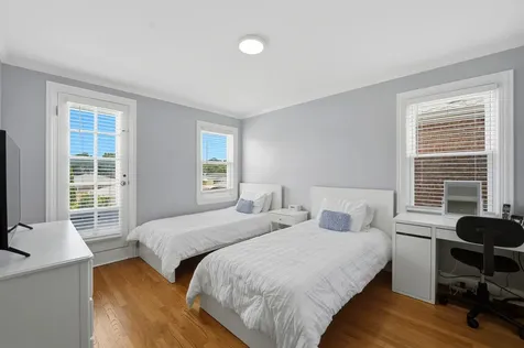 2924 West Jerome Street Chicago IL 60645