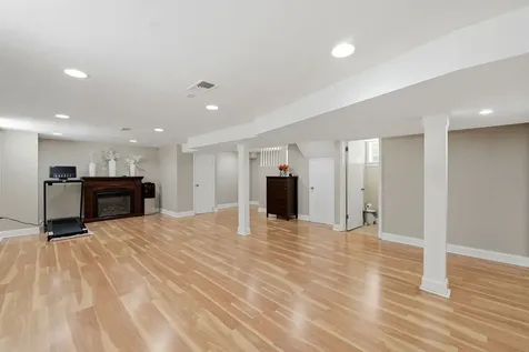 2924 West Jerome Street Chicago IL 60645