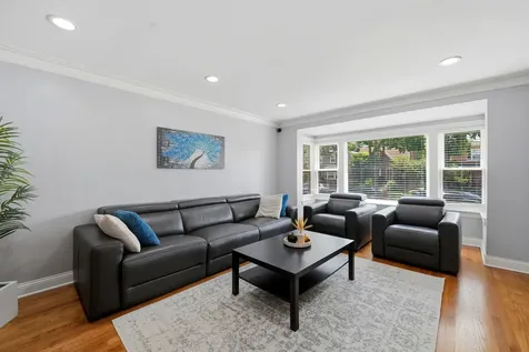 2924 West Jerome Street Chicago IL 60645