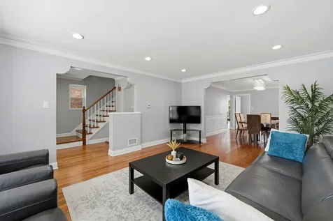 2924 West Jerome Street Chicago IL 60645