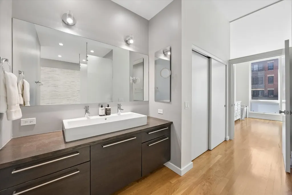 2028 West Division Street Chicago IL 60622