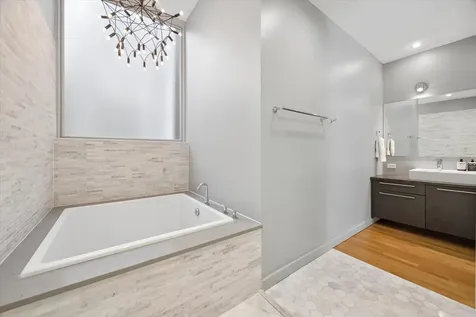2028 West Division Street Chicago IL 60622