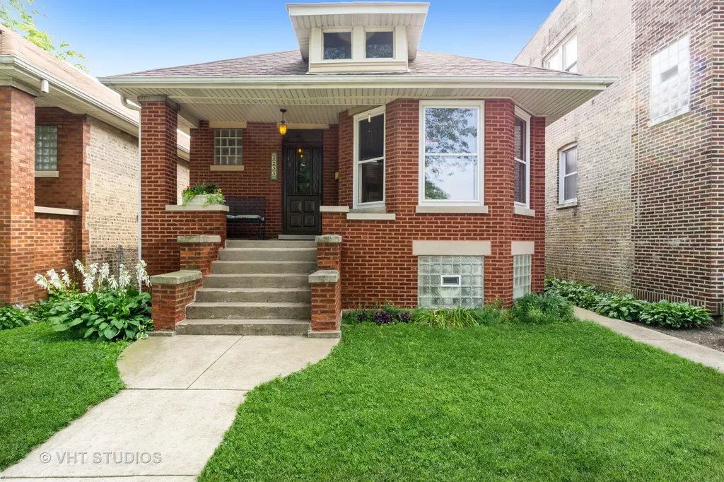 3255 North Kildare Avenue Chicago IL 60641