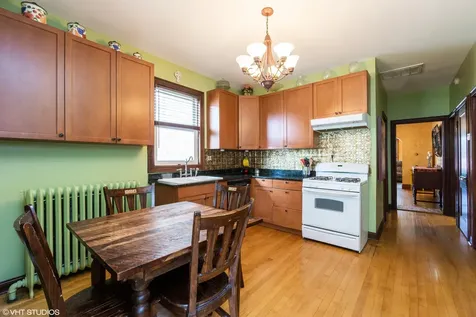 3255 North Kildare Avenue Chicago IL 60641