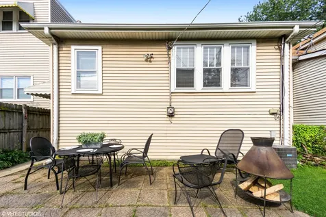 3255 North Kildare Avenue Chicago IL 60641