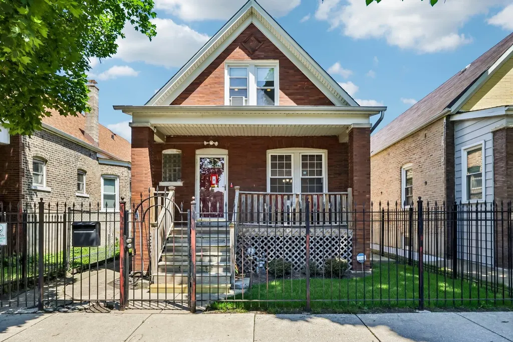 3234 West Haddon Avenue Chicago IL 60651