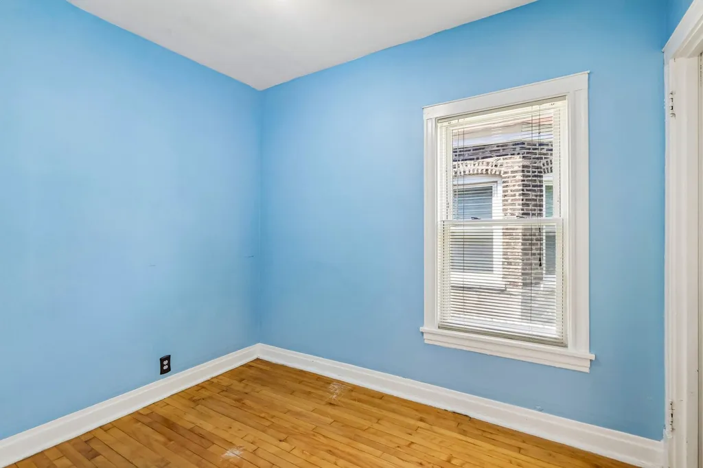3234 West Haddon Avenue Chicago IL 60651