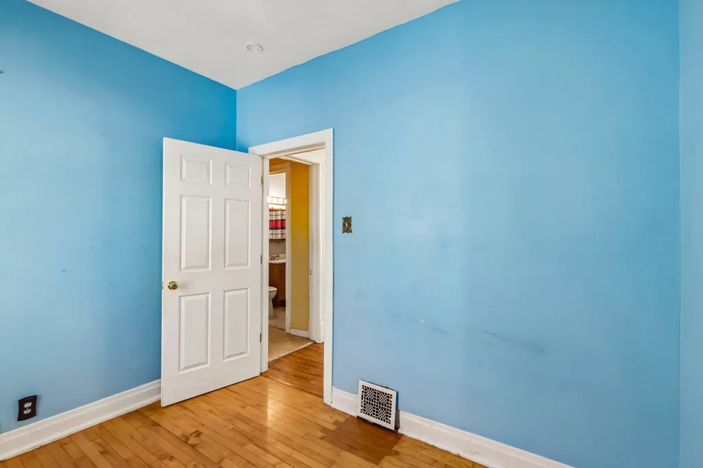3234 West Haddon Avenue Chicago IL 60651