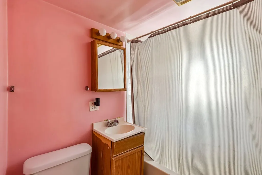 3234 West Haddon Avenue Chicago IL 60651