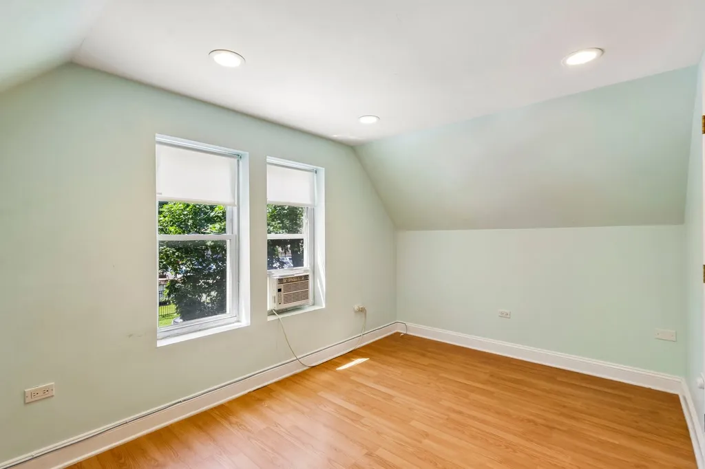 3234 West Haddon Avenue Chicago IL 60651