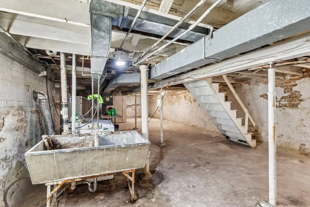 3234 West Haddon Avenue Chicago IL 60651