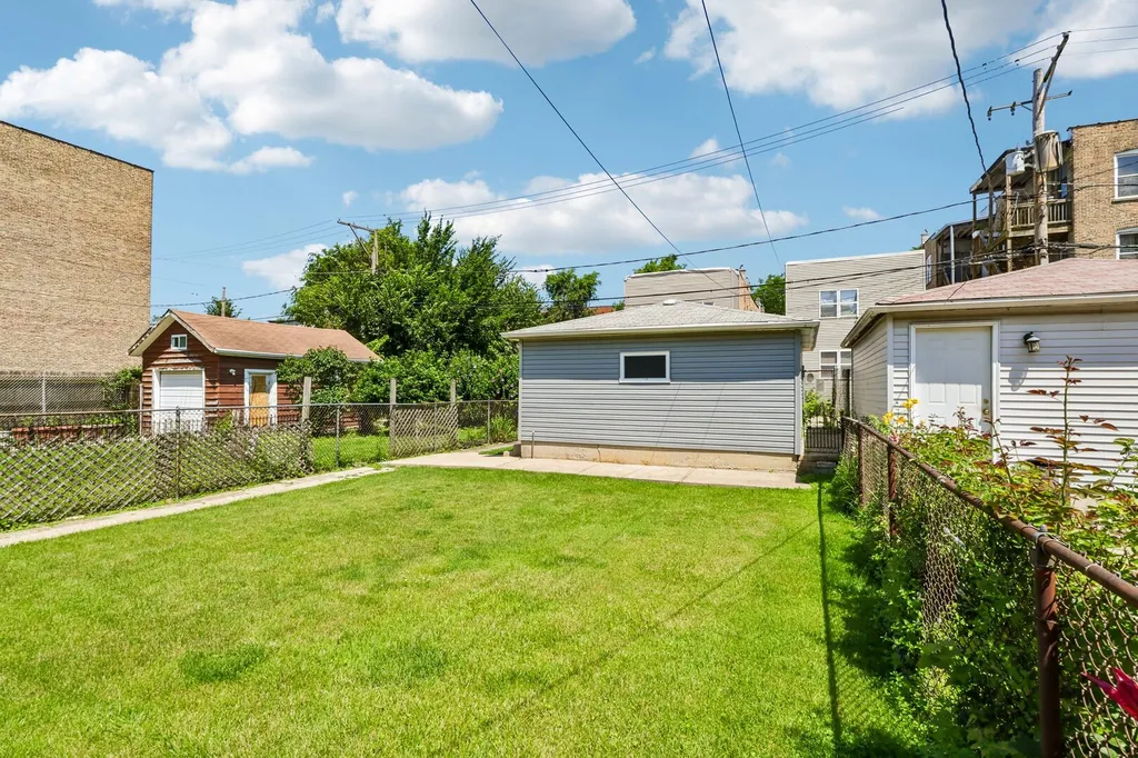 3234 West Haddon Avenue Chicago IL 60651