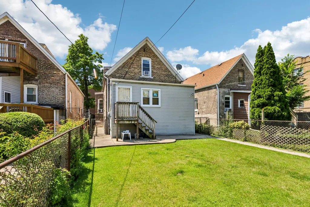 3234 West Haddon Avenue Chicago IL 60651