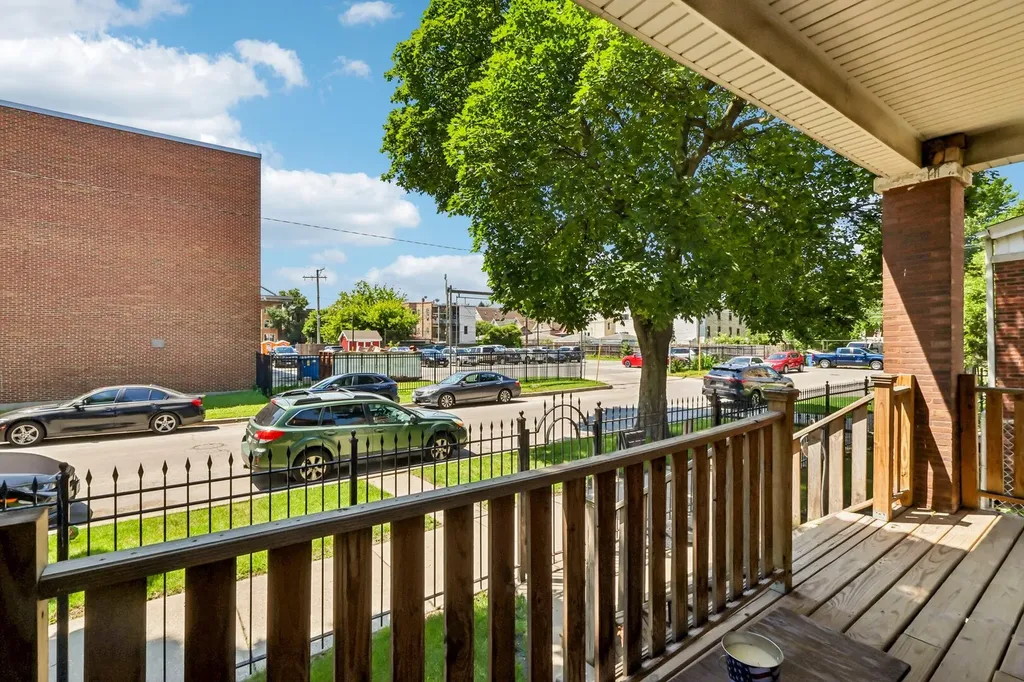3234 West Haddon Avenue Chicago IL 60651