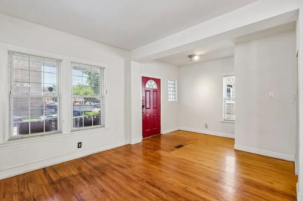 3234 West Haddon Avenue Chicago IL 60651
