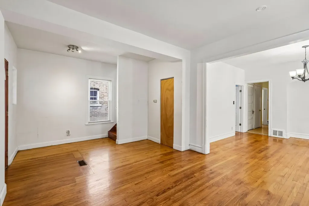 3234 West Haddon Avenue Chicago IL 60651