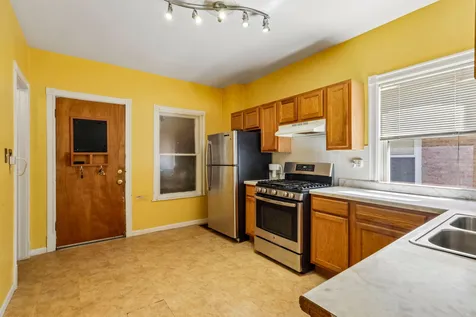 3234 West Haddon Avenue Chicago IL 60651