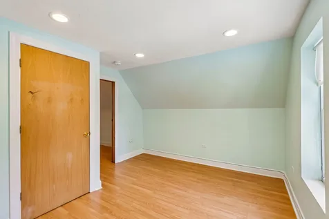 3234 West Haddon Avenue Chicago IL 60651