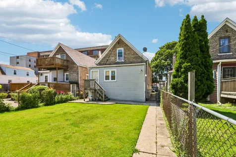 3234 West Haddon Avenue Chicago IL 60651