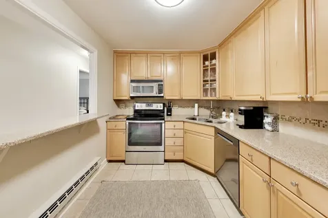 2000 Saint Regis Drive Lombard IL 60148