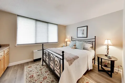 2000 Saint Regis Drive Lombard IL 60148