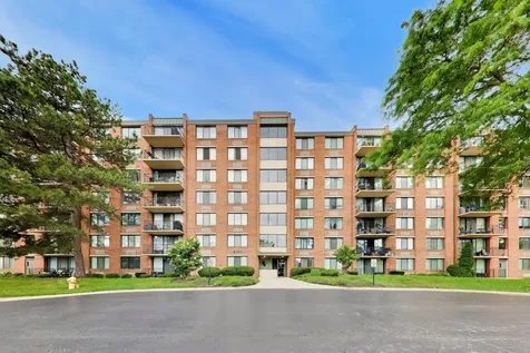 2000 Saint Regis Drive Lombard IL 60148