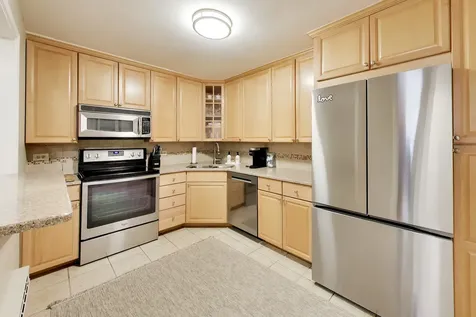 2000 Saint Regis Drive Lombard IL 60148