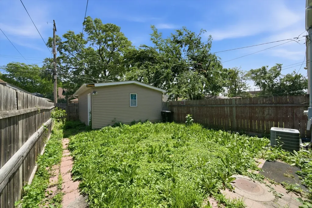 8611 South Aberdeen Street Chicago IL 60620