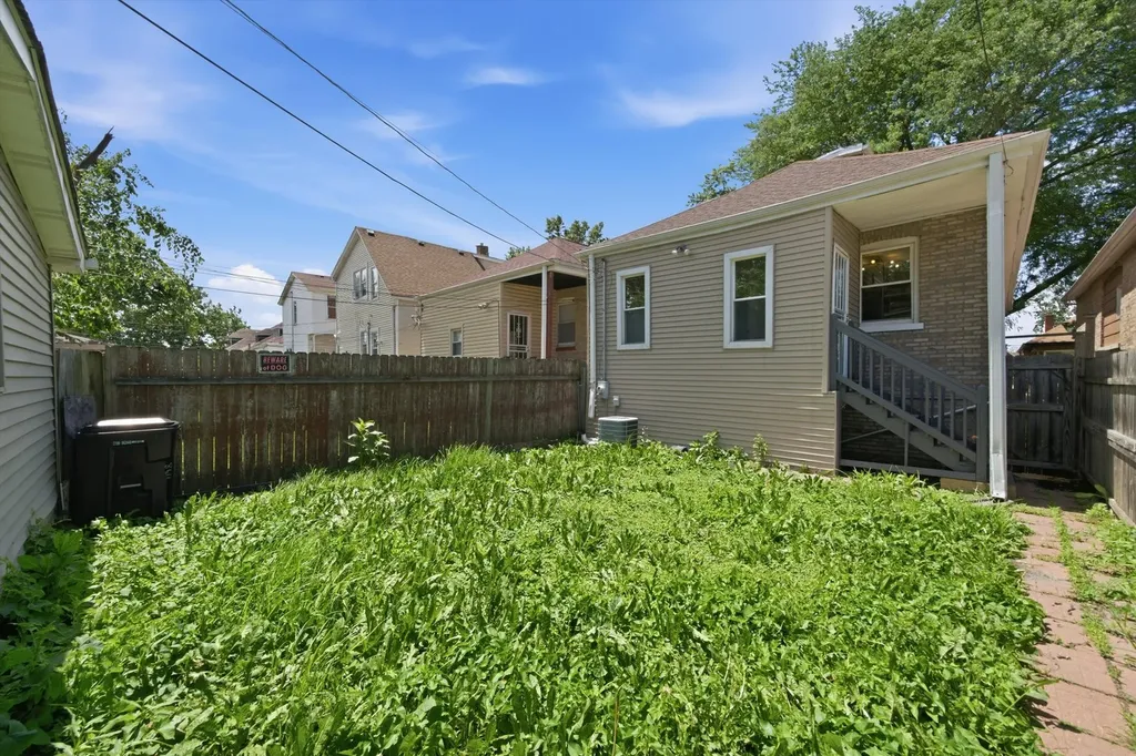 8611 South Aberdeen Street Chicago IL 60620