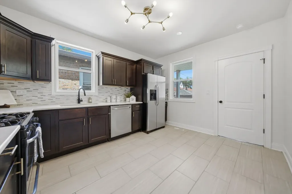 8611 South Aberdeen Street Chicago IL 60620